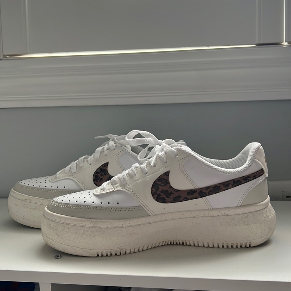 NIKE 
COURT VISION ALTA 
WOMENS LIFESTYLE SHOES